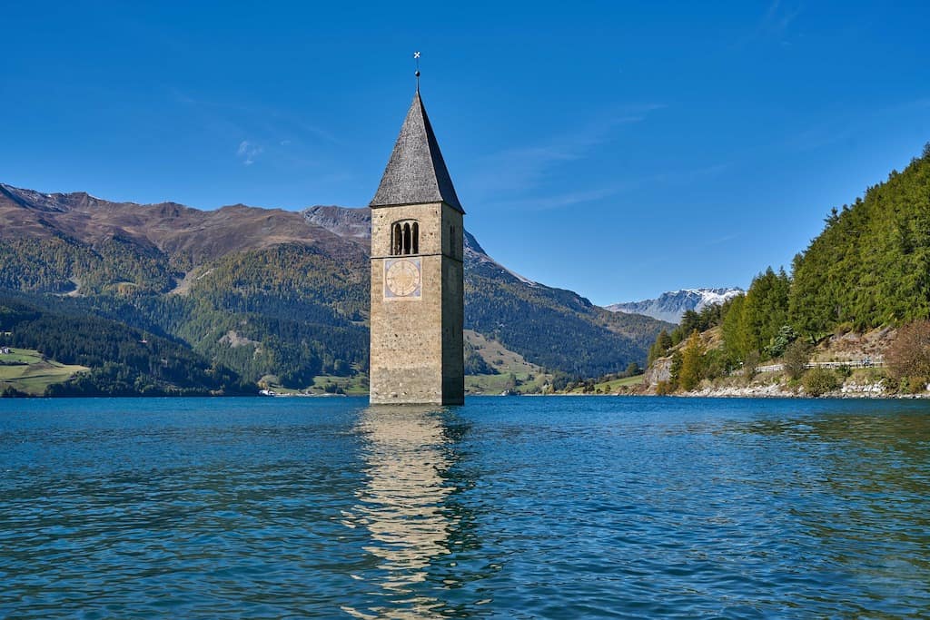 lago di Resia in Alto Adige