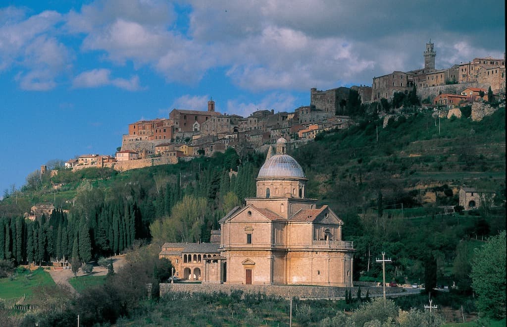 Regala Montepulciano e la Toscana