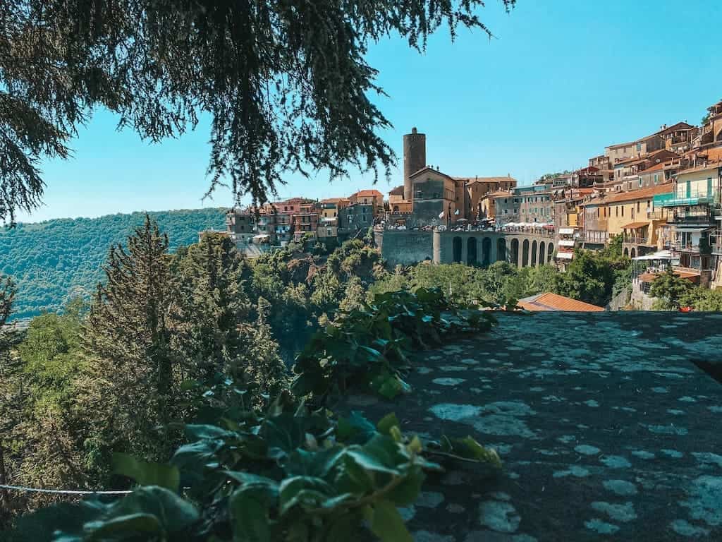 Castelli Romani borgo di Nemi