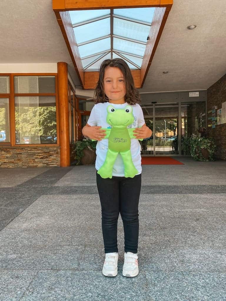 mascotte delle terme zrece un ranocchio verde