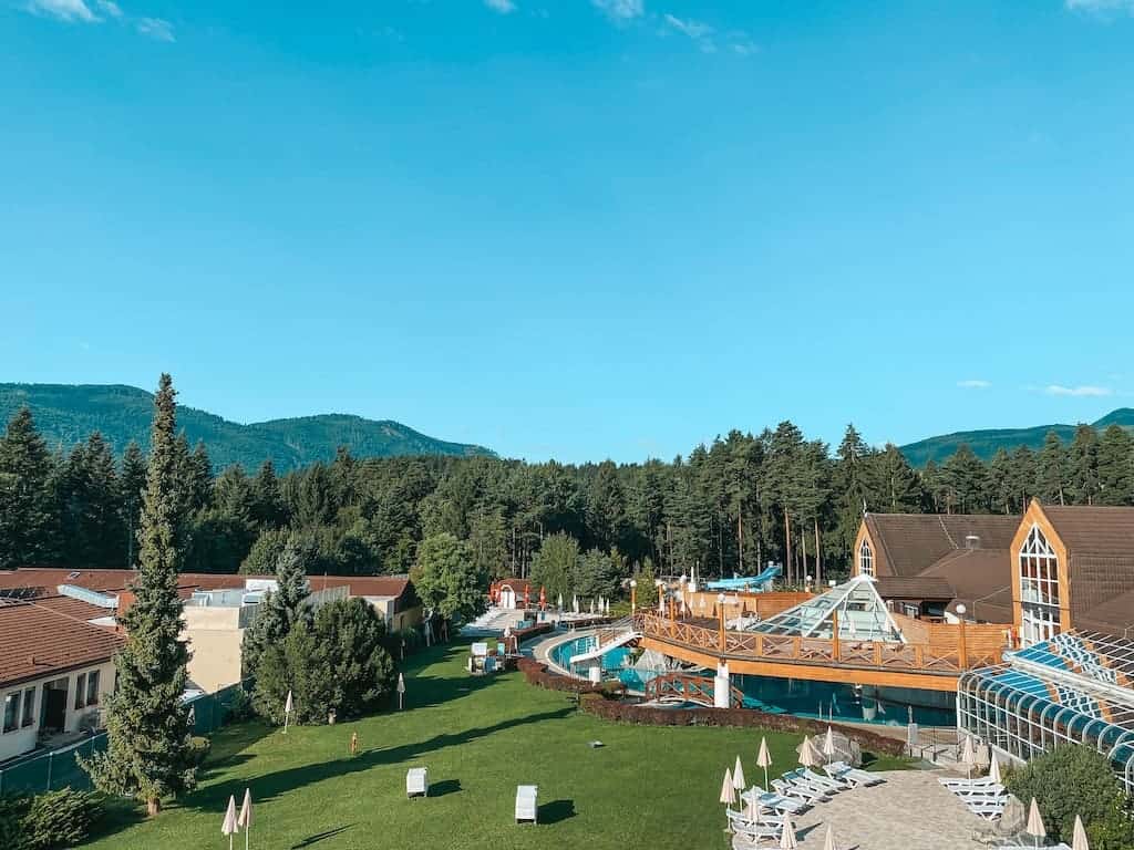terme zrece slovenia camera con vista piscine